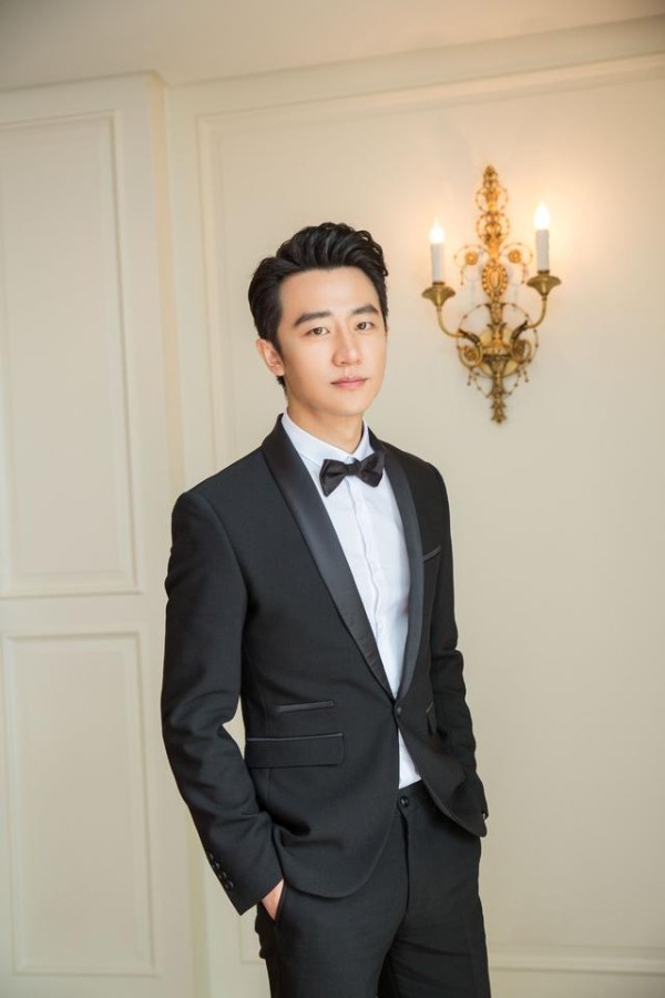 他是刘诗诗同学 吻过杨幂 搭档女星全一线 患上抑郁症?