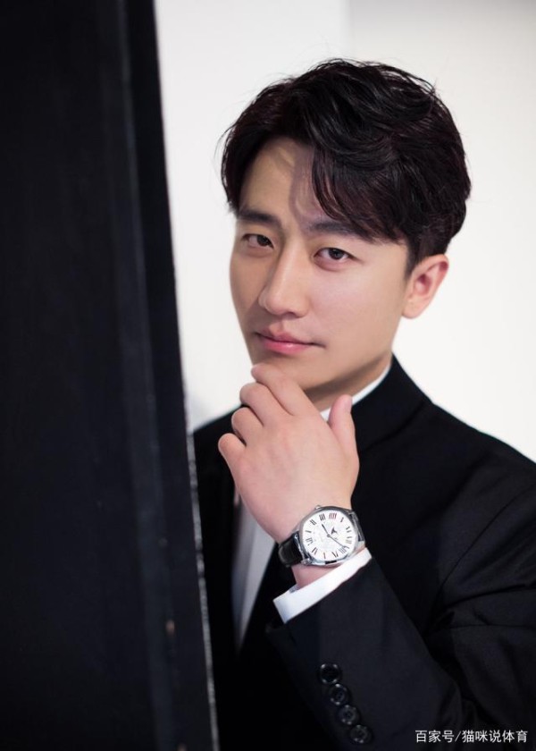 黄轩公开恋情,真正爱你的男人才不会遮遮掩掩