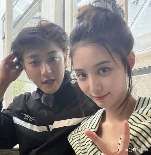 黄子韬徐艺洋大婚背后：师徒成夫妻，是真爱童话还是流量生意？