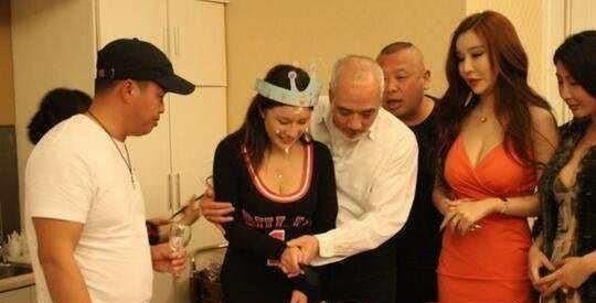 徐少强年近70风流不改,抛妻弃子娶娇妻,现在事业一落千丈