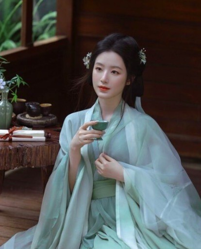 韩国练习生中式妆造出道 展现了独特东方魅力