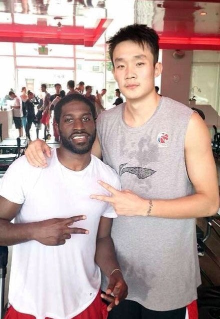 阿里扎与山东男篮同队训练 球队否认系绯闻外援