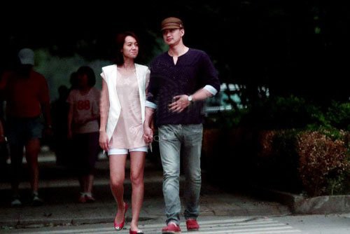 朱丹恋上二线男星周一围 揭周一围其人