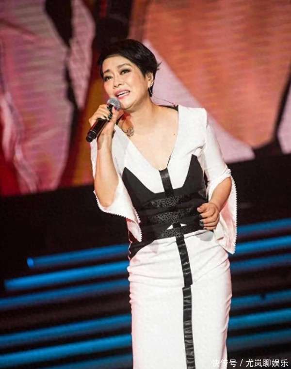 毛阿敏19岁的女儿，居然是我们熟悉的她，颜值高到没朋友