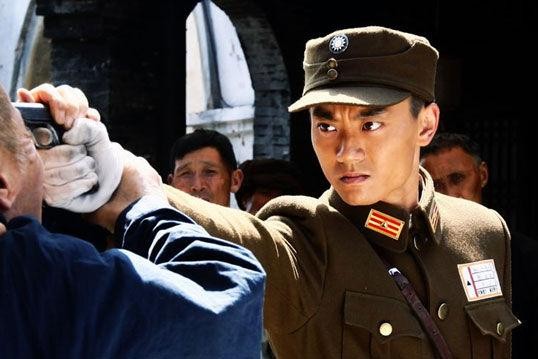 陈宝国劝他别做演员，他偏要拍戏7年仍不红，网友：长相身高不行