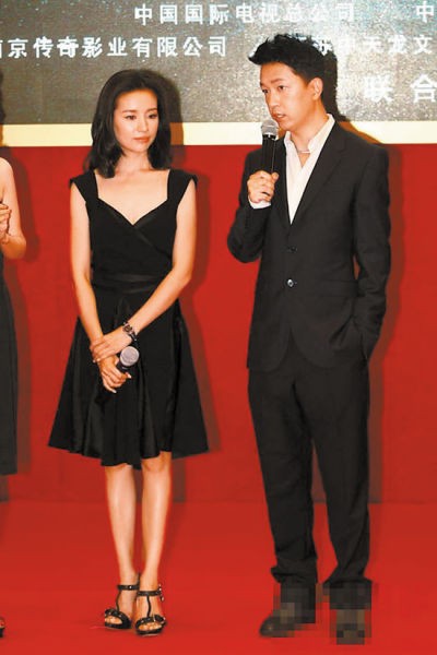 羊城晚报:董洁潘粤明离婚利益作怪