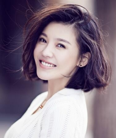 杨子姗爆老板赵薇从不逼她做事，如果不是她，或许已退出娱乐圈