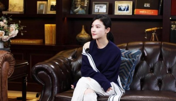 杨子姗爆老板赵薇从不逼她做事，如果不是她，或许已退出娱乐圈