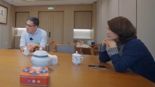 董明珠回应接班人、绯闻等问题,王自如称和董明珠一起工作很幸福