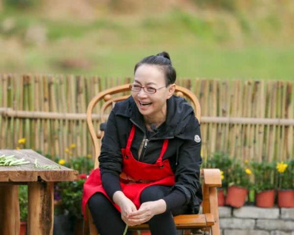 和宋丹丹不欢而散后，21年来对儿子不闻不问，如今58岁改口了