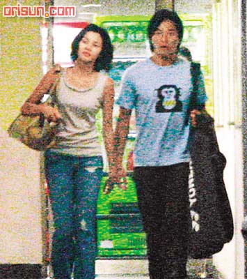 传郑伊健蒙嘉慧秘密拍拖感情甜蜜共度春宵(图)