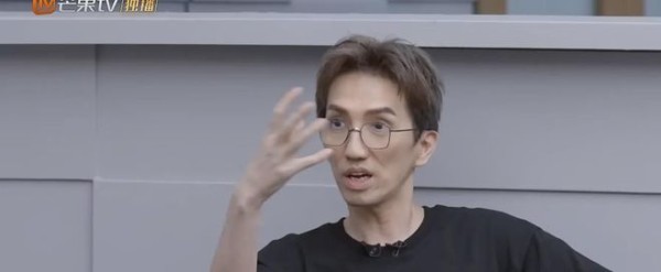 同样是娱乐圈的前辈，林志炫和赵文卓相比，人品差距一目了然