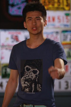 组图：赵文卓舒淇吴京《丑女无敌3》明星脸泛滥