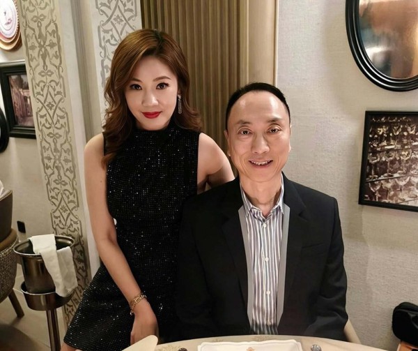祝贺！香港明星与丈夫共庆26年婚姻，豪门爱情故事引人关注