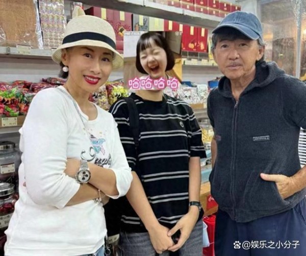 港圈模范夫妻甜蜜日常！林子祥叶倩文铜锣湾逛街，网友羡慕不已