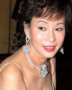 揭赌王五位太太秘闻：护士上位 最受宠内幕