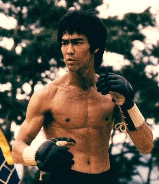 鬼王九叔：李小龙、洪金宝、成龙传奇故事