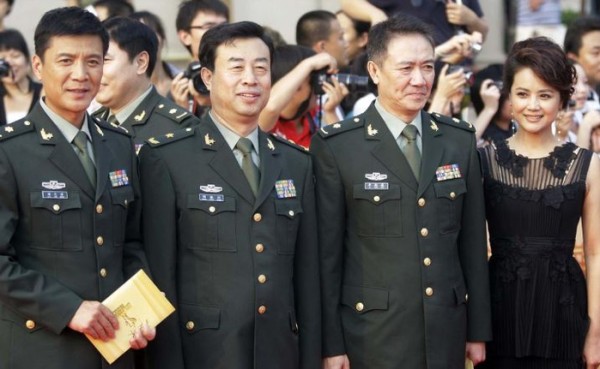 她与弟弟一起进娱乐圈,如今弟弟成资深演员,而她仍不温不火