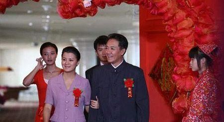 演技杠杠滴!国家一级演员,因戏生情娶小16岁娇妻,净身出户