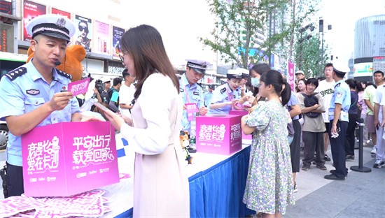 答题活动现场。鲁钦轲摄