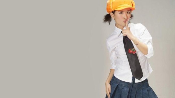 生在艺术家庭的谢娜,作为一名主持人,曾因普通话不标准被淘汰