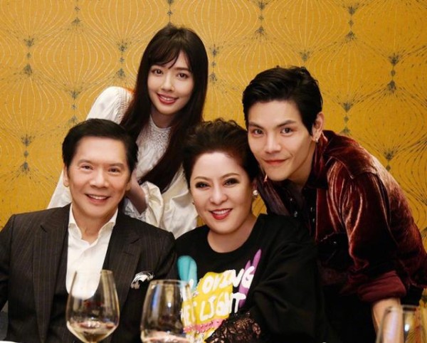 向华强生日,向佐晒全家福,婚后郭碧婷似乎颜值也被“拉低”