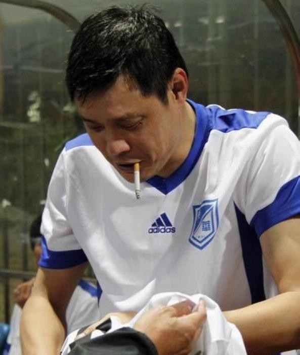 曾是中国足球赚最多之人 三度结婚终娶小17岁空姐 曾身陷多起官司