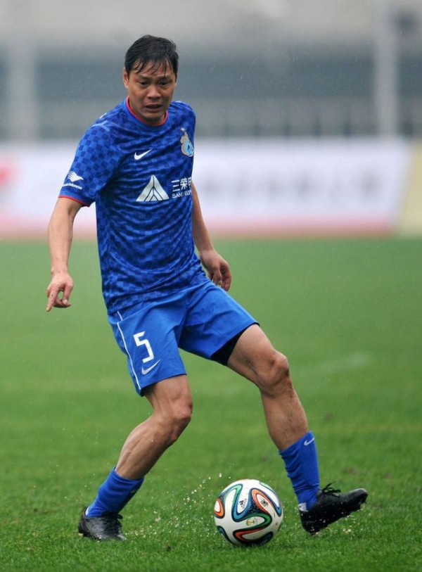 曾是中国足球赚最多之人 三度结婚终娶小17岁空姐 曾身陷多起官司