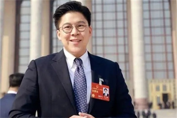 霍启刚母亲是谁?霍启刚家族如何?