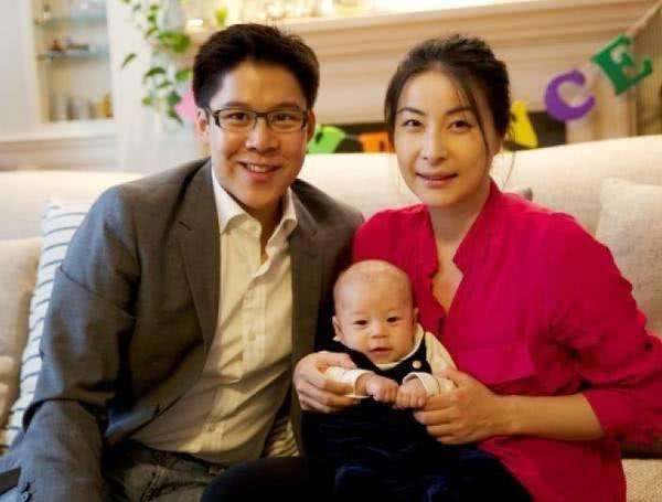 霍启刚和前女友合照情史遭扒 终于知道他为什么娶郭晶晶了