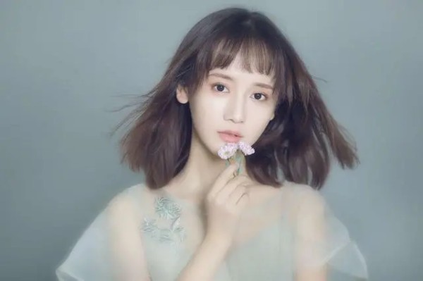 《以你为名的青春》女主李墨之成导演新宠 三部女主戏资源好到爆