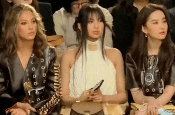 实锤:热巴官宣订婚了?刘亦菲被干爹放弃了?袁姗姗欺负艺人?