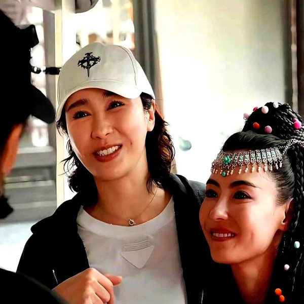 《一路繁花2》:刘嘉玲总是令人惊艳,港圈最宠爱张柏芝的,非向太,也非前婆婆狄波拉,而是另一位名媛佳人