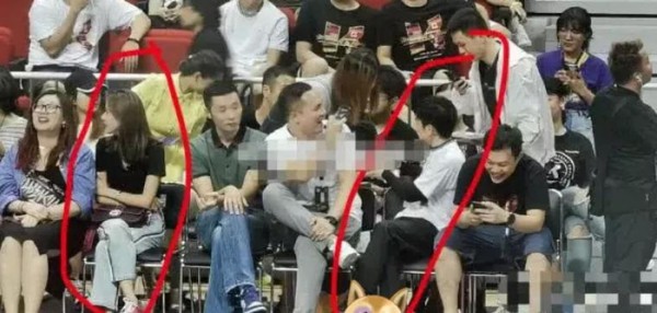 富二代有多绝情?秦奋与美娜再次同框,却连看都不想看一眼