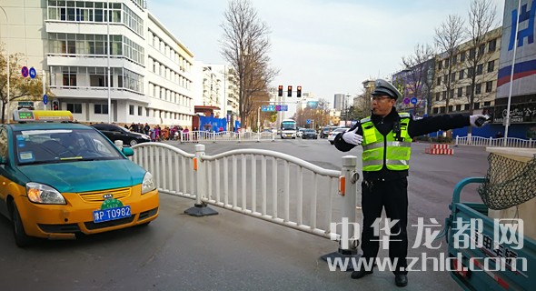 市公安局交通管理支队开展交通秩序大整治活动