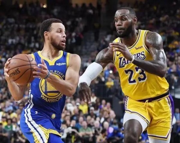 库里:我佩服詹姆斯的球技!我对能跟詹姆斯当队友感到兴奋!