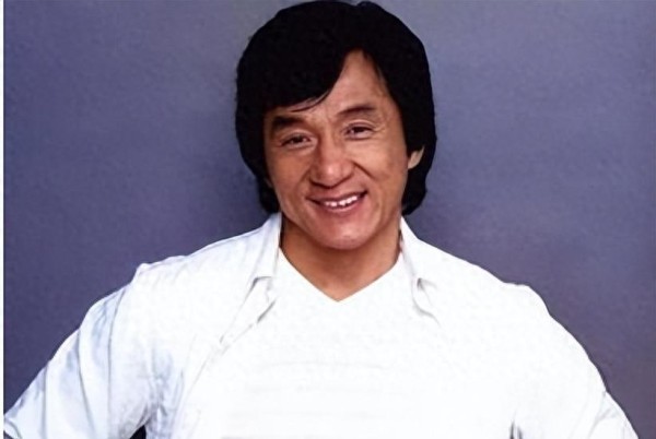 国内明星企业家一边疯狂捞金一边大额捐款日本丑态尽显