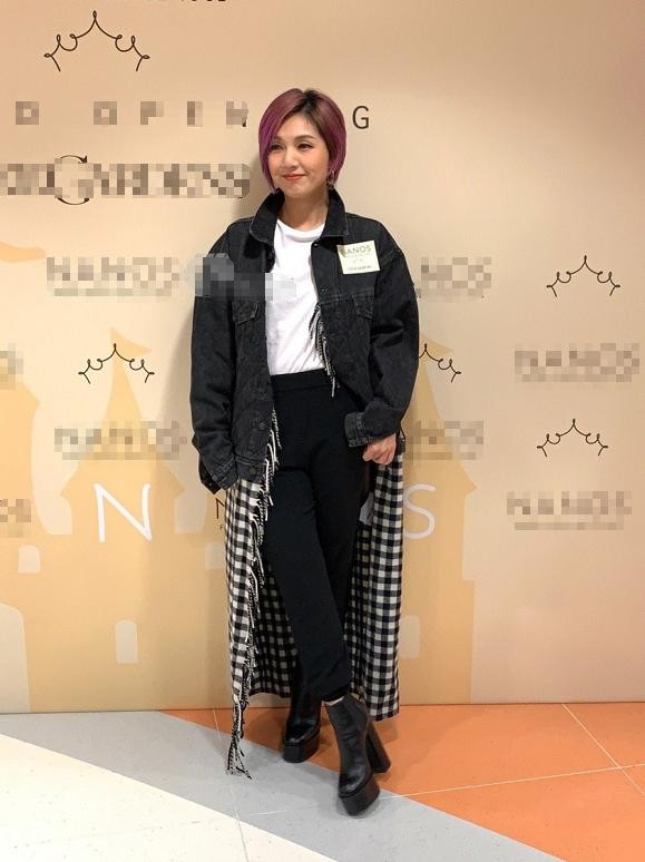 香港三大女神同框,郑秀文杨千嬅气质依旧,却不及她又高又有风范