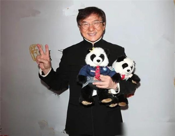 四个港星的爱国故事,最后一个更是直接捐了一百多个学校