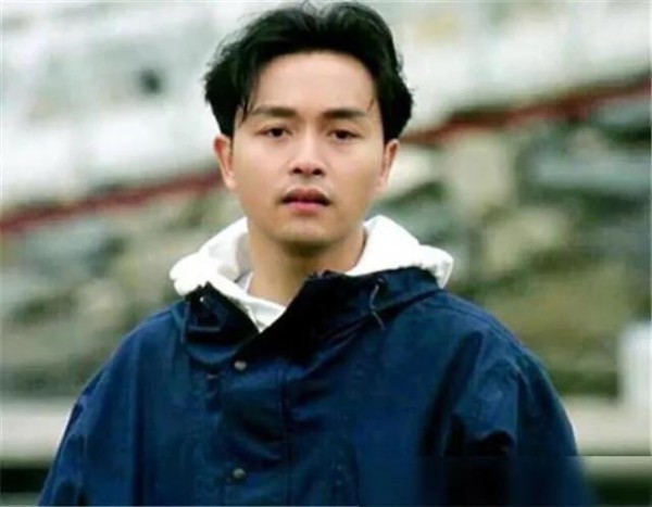 四个港星的爱国故事,最后一个更是直接捐了一百多个学校