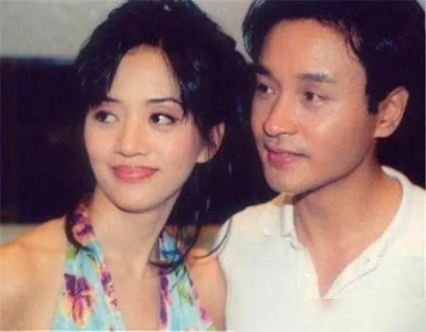 四个港星的爱国故事,最后一个更是直接捐了一百多个学校