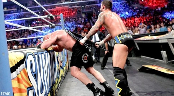 布洛克莱斯纳私下和CM朋克关系是什么样的？