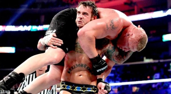 布洛克莱斯纳私下和CM朋克关系是什么样的？