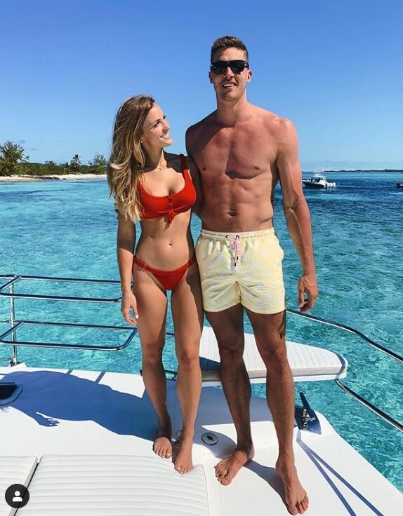 伦纳德女友颜值逆天,双手控球仍能4投8中,球迷:赶紧去生娃吧