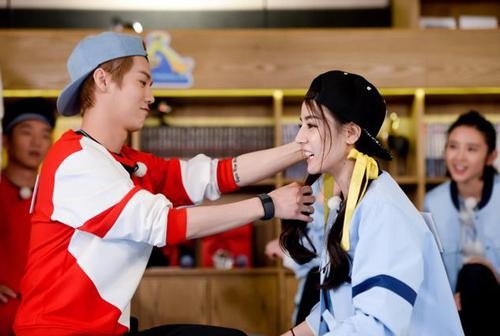 迪丽热巴鹿晗双方粉丝互撕!两人还能好好相处吗?