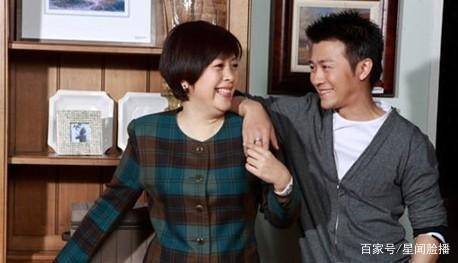 妈妈是李小婉,曾与李沁传出绯闻,资源丰富无奈始终不红