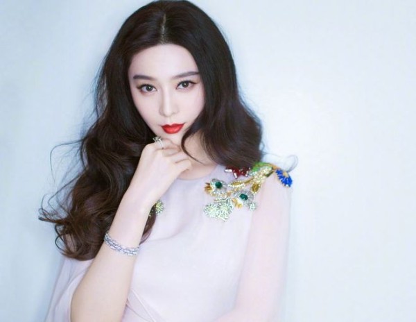 范冰冰背后“靠山”终于曝光,冯小刚都让三分,崔永元也不敢得罪