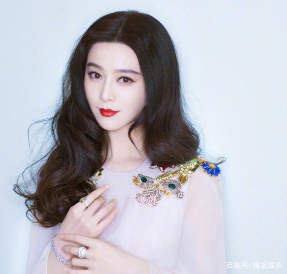 原来范冰冰和谢霆锋关系这么好?节目中俩人曾坐在一张椅子上