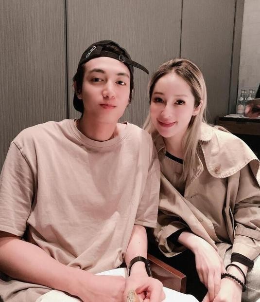 萧亚轩男友吐血,娱乐圈女强男弱难长久,分手也是早晚事