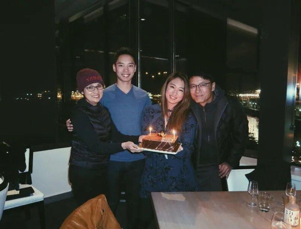 无线五虎的深厚友谊:苗侨伟与黄日华的四十年情谊